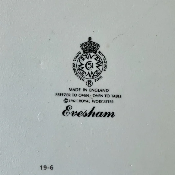 NWT ROYAL WORCESTER 10” QUICHE /PIE EVESHAM GOLD /PORCELAIN FLAWLESS - Picture 6 of 11